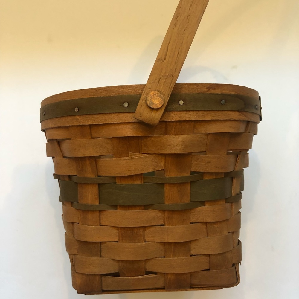 Longaberger Christmas collection poinsettia basket - Picture 8 of 8